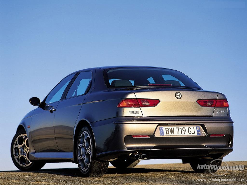 Alfa Romeo 156: 7 фото