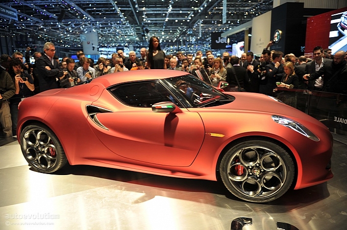 Alfa Romeo 4C: 4 фото