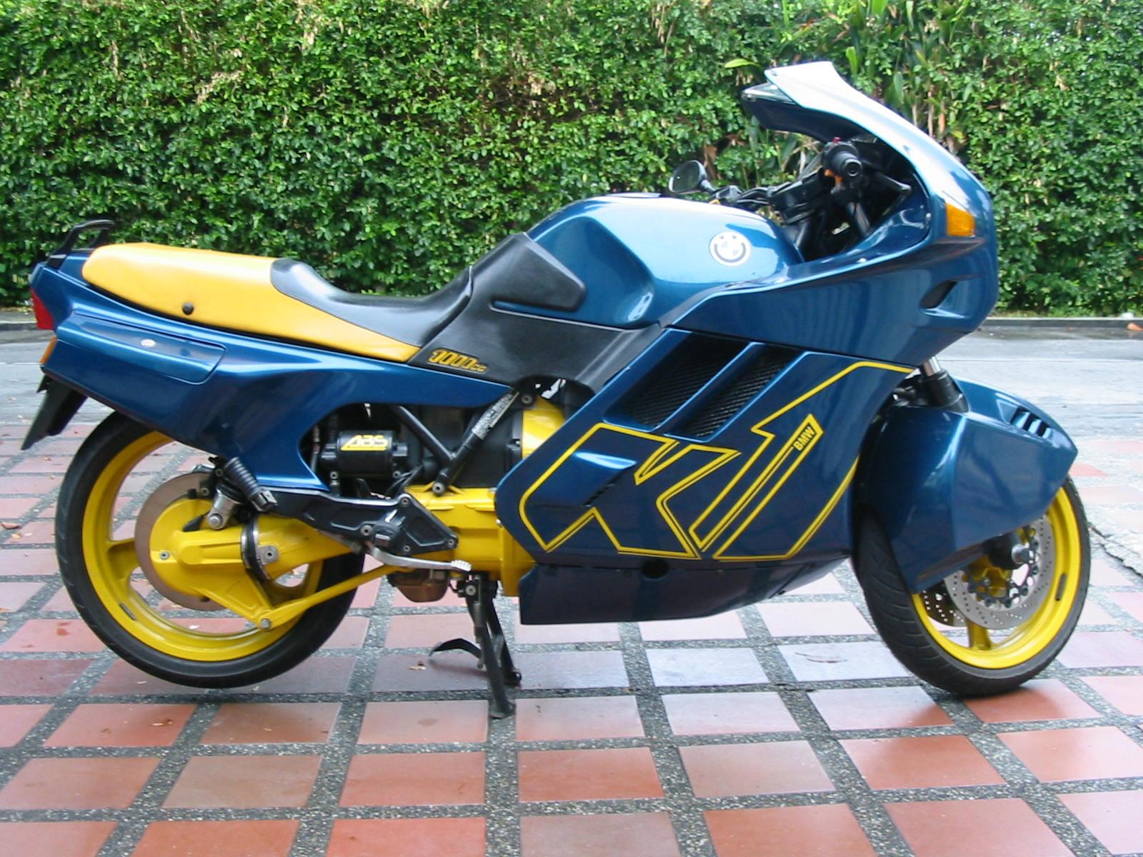 BMW K1: 4 фото