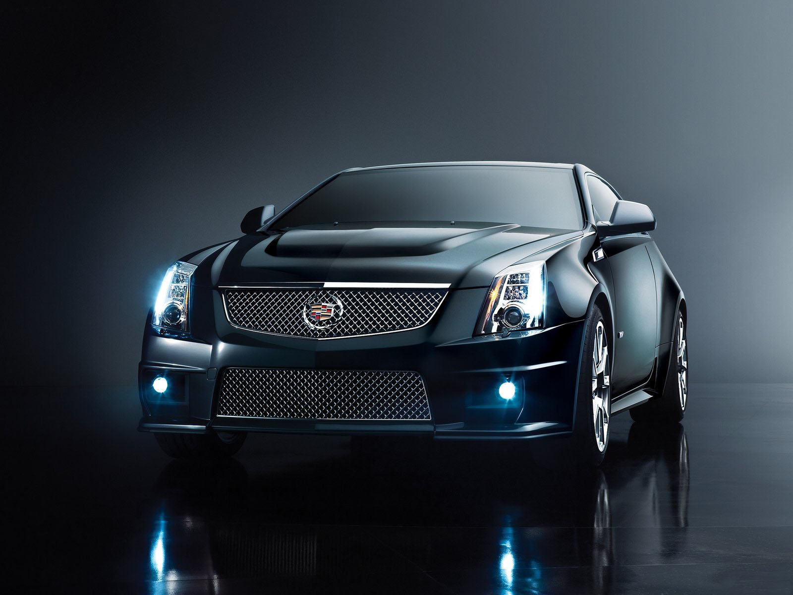 Cadillac CTS-V: 11 фото