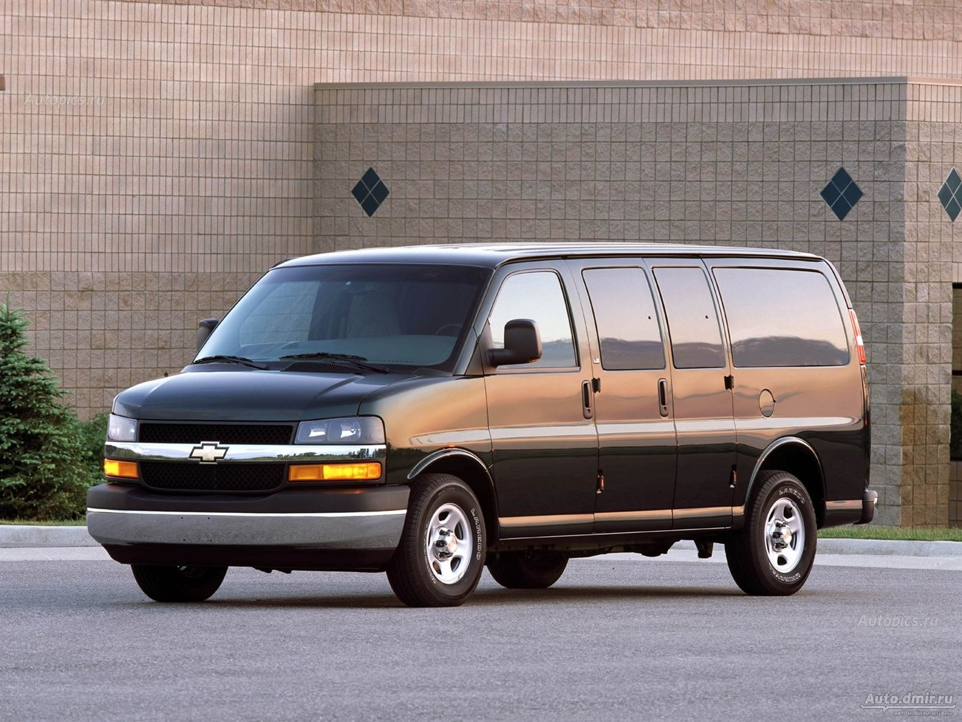 Chevrolet Express: 4 фото