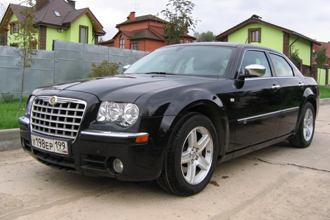 Chrysler 300 C: 11 фото