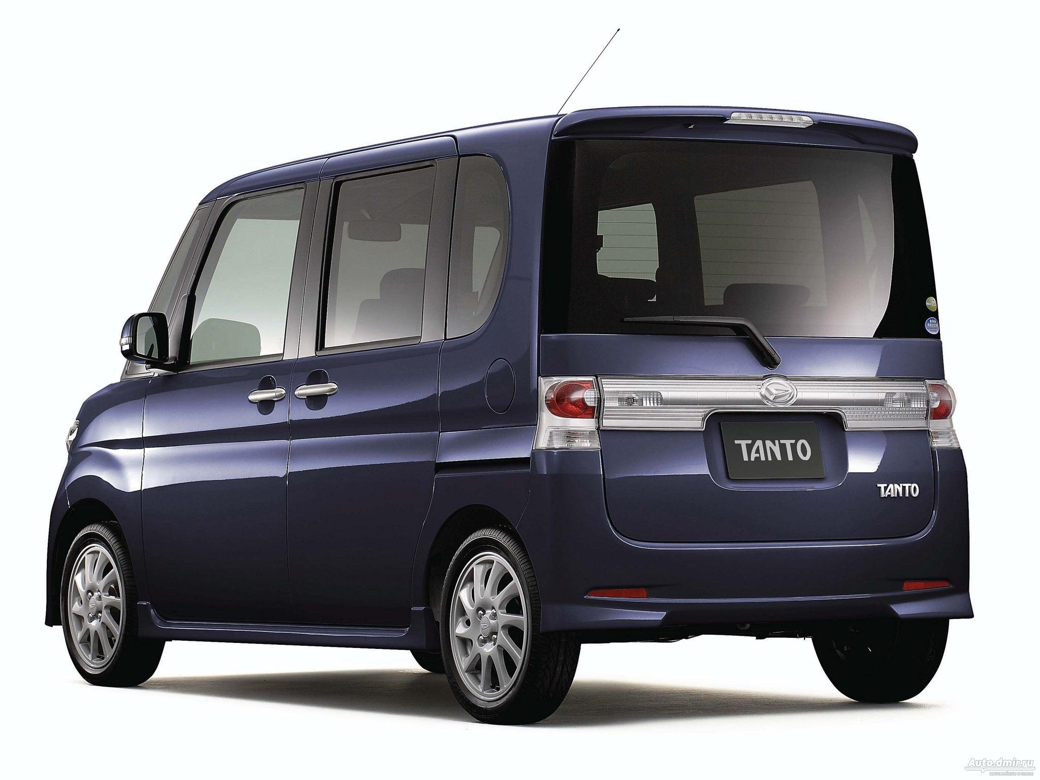 Daihatsu Tanto: 10 фото