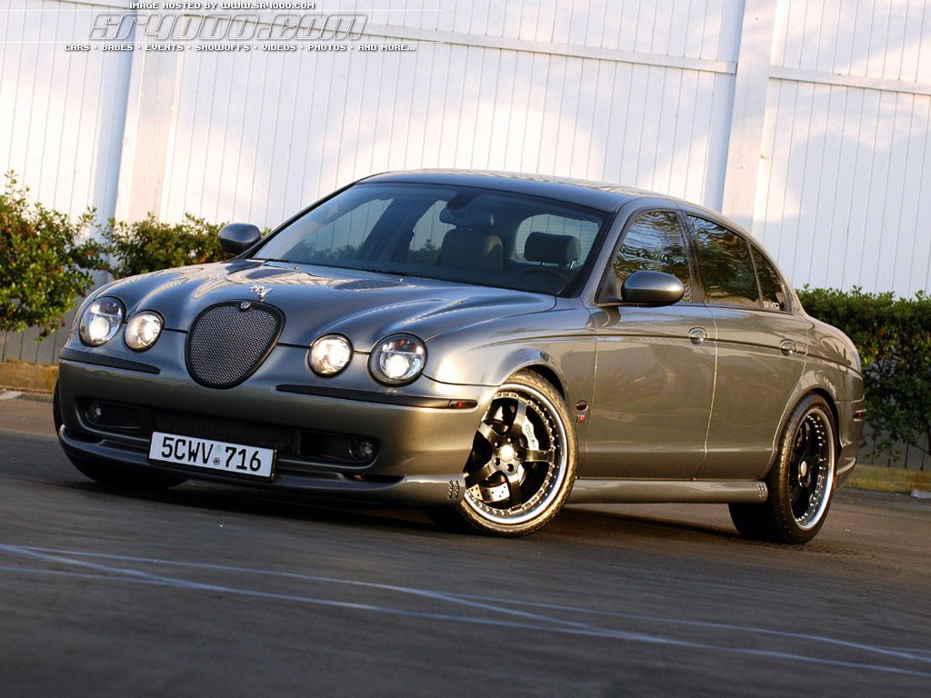 Jaguar S-Type: 12 фото