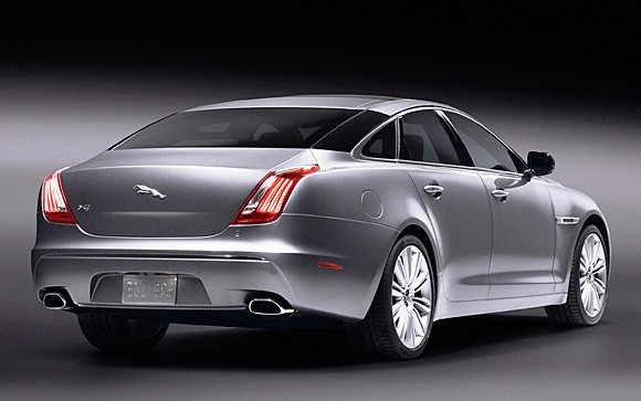 Jaguar XJ: 4 фото