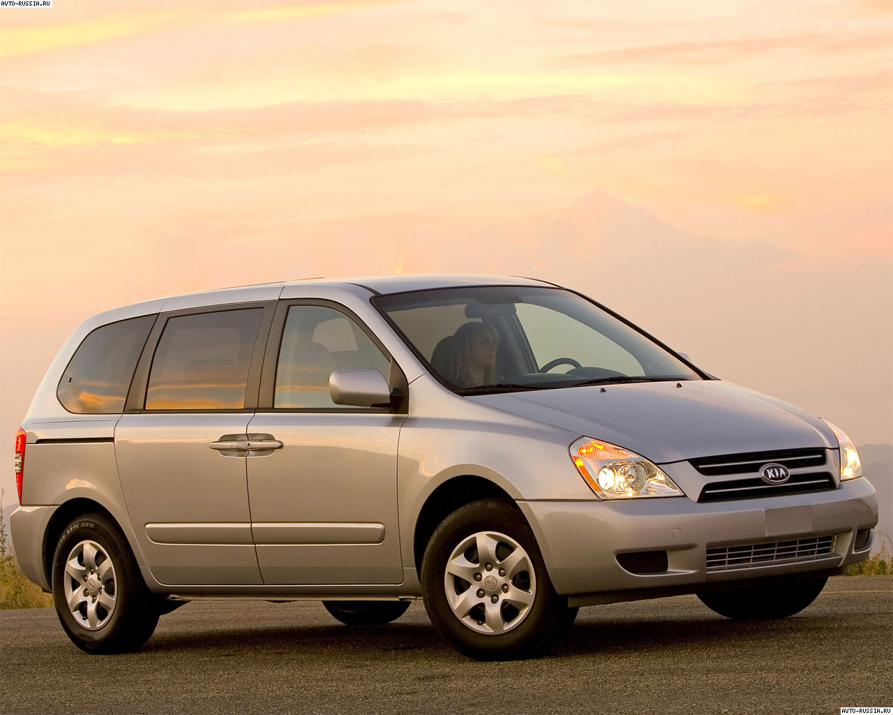 Kia Sedona: 10 фото