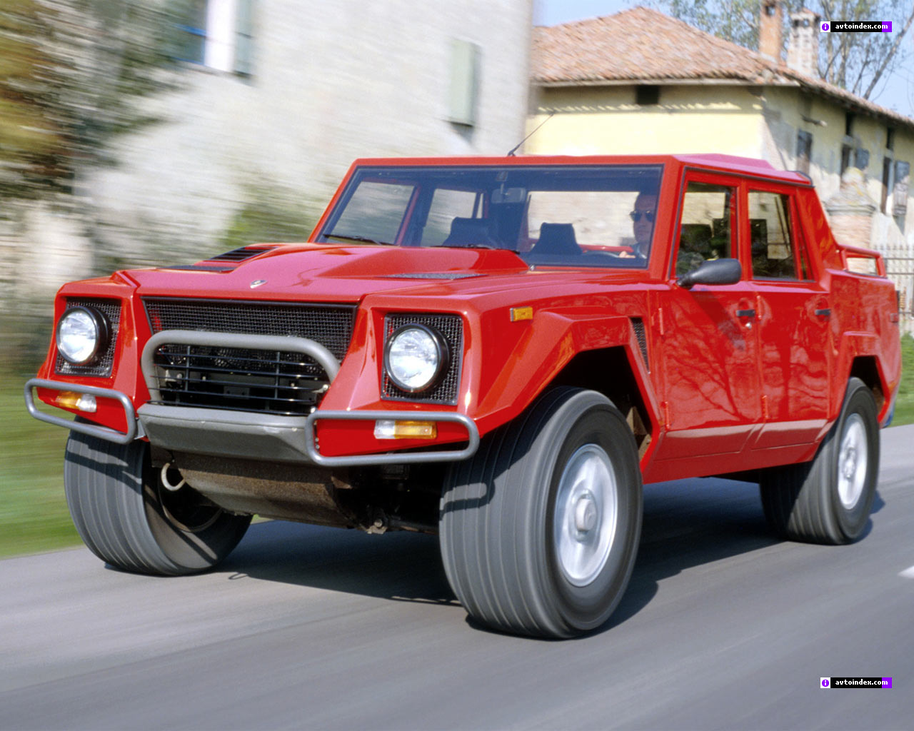 Lamborghini LM-002: 2 фото