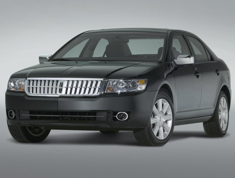 Lincoln MKZ: 3 фото