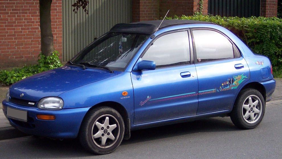 Mazda 121: 4 фото