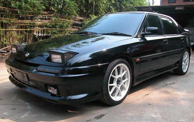 Mazda Astina: 9 фото