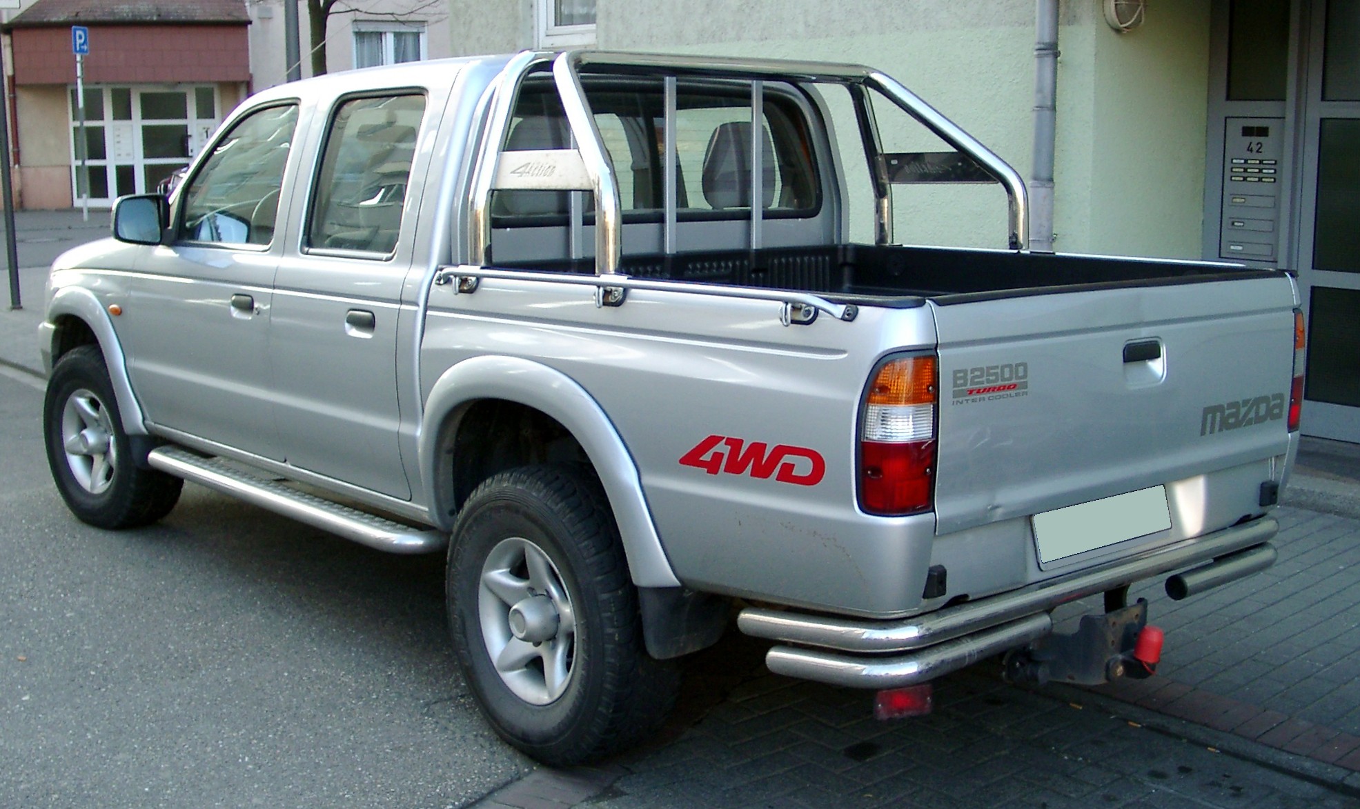 Mazda B-2500: 1 фото