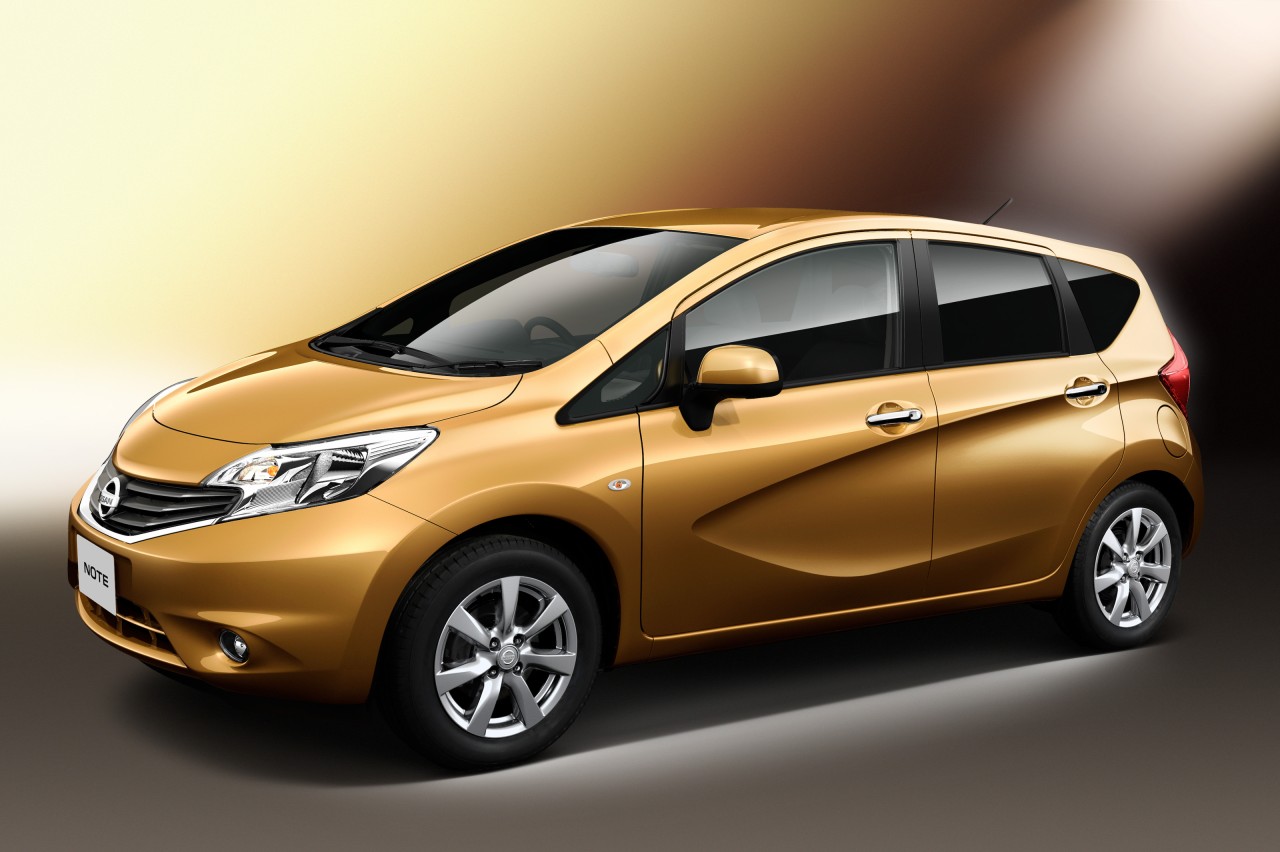 Nissan Note: 10 фото