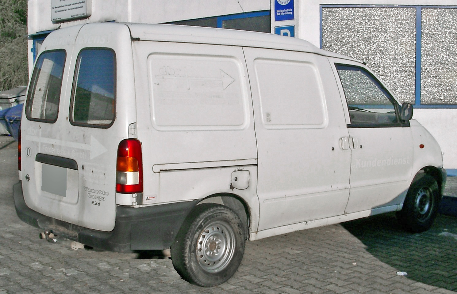 Nissan Vanette Cargo: 2 фото