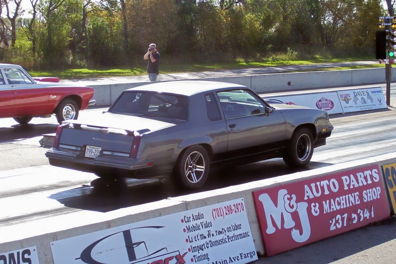 Oldsmobile Cutlass Supreme: 3 фото