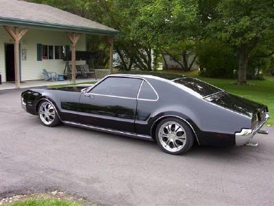 Oldsmobile Toronado: 3 фото