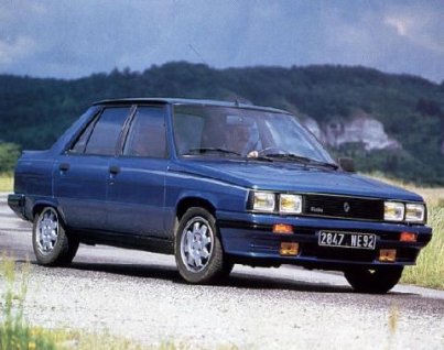 Renault 9: 10 фото