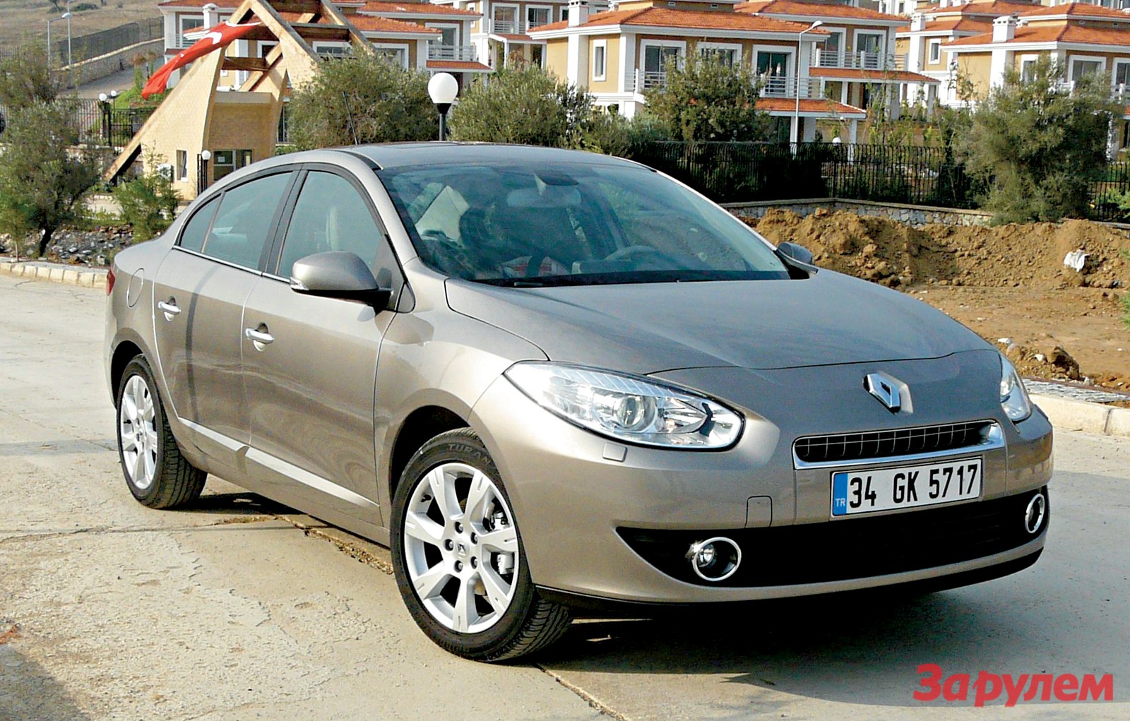 Renault Fluence: 7 фото