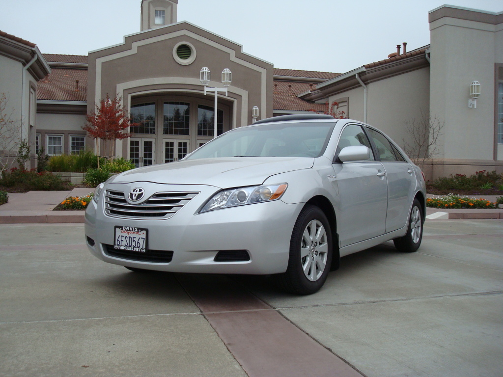 Toyota Camry Hybrid: 10 фото