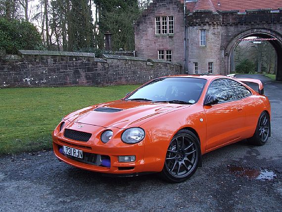 Toyota Celica GT-Four: 8 фото