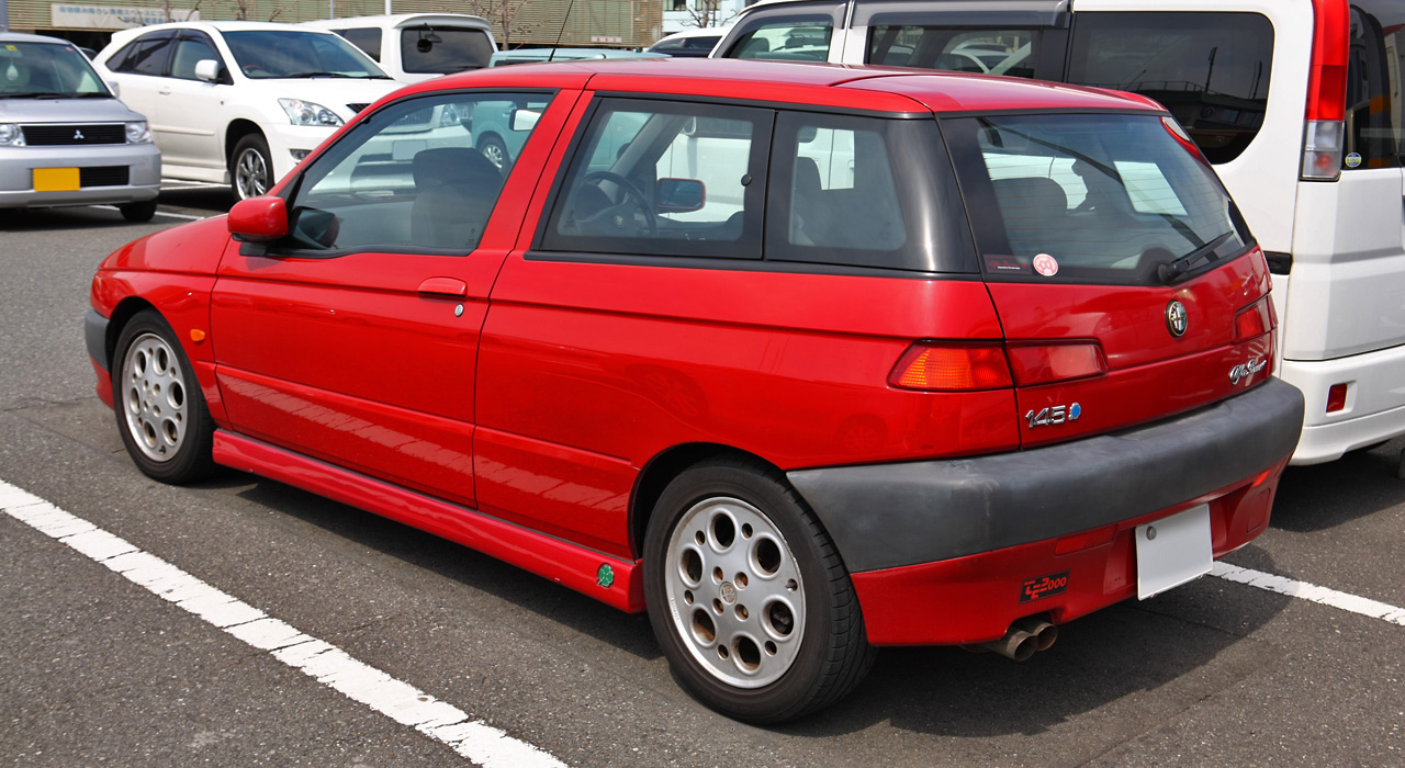 Alfa Romeo 145: 3 фото