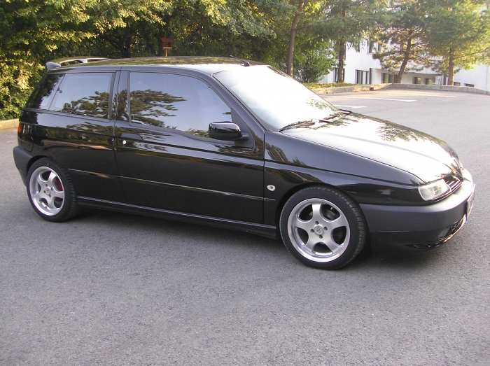 Alfa Romeo 145: 8 фото