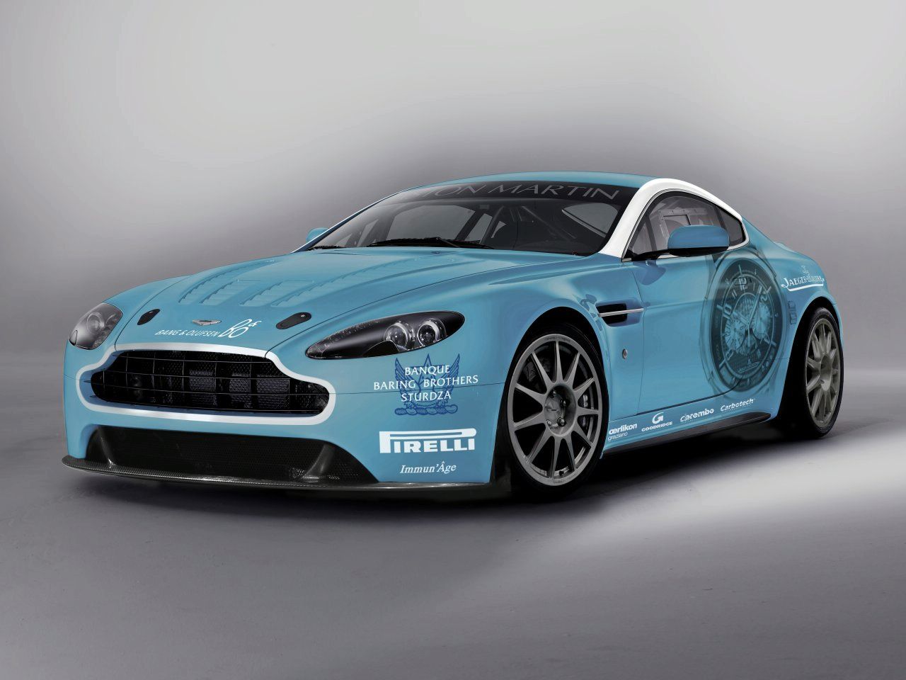 Aston Martin V12 Vantage: 9 фото