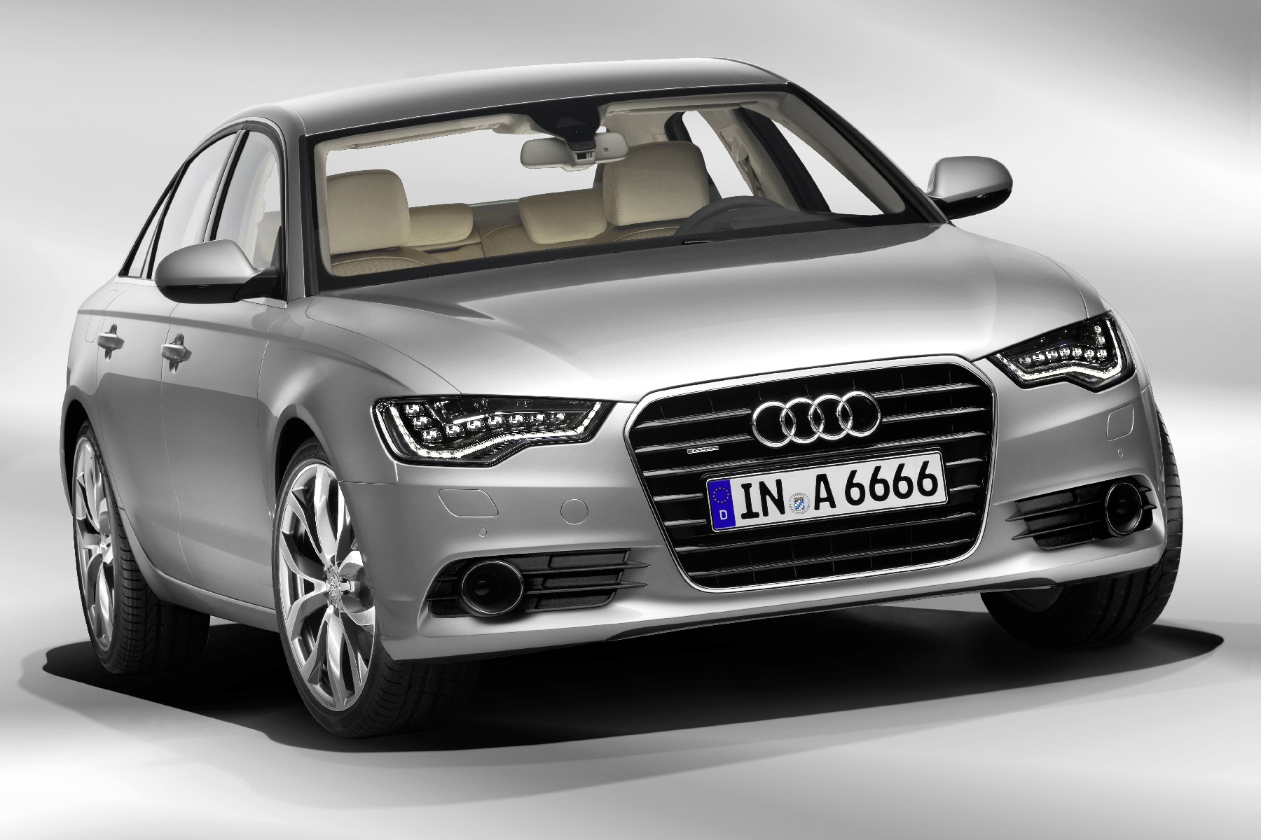 Audi A6: 8 фото