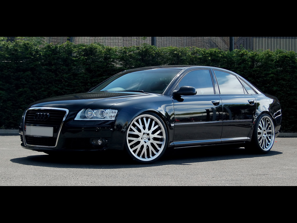 Audi A8: 1 фото