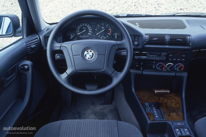 BMW 5-series E34: 2 фото