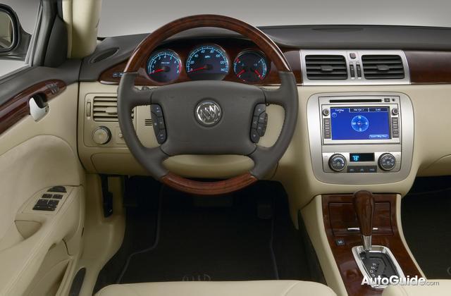 Buick Lucerne: 5 фото