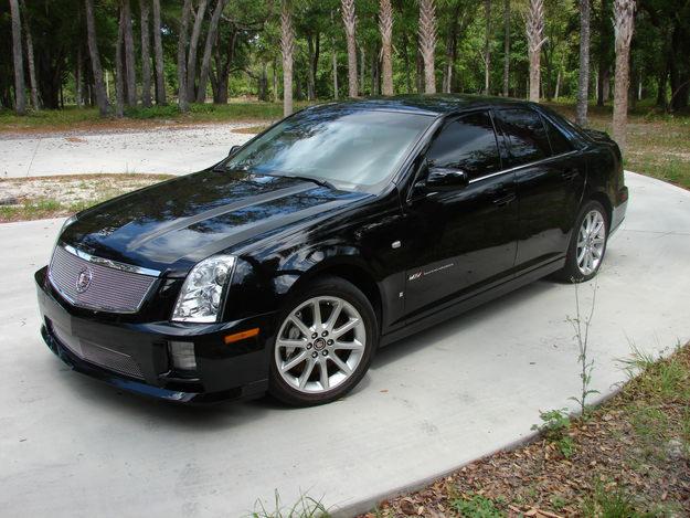 Cadillac STS: 10 фото