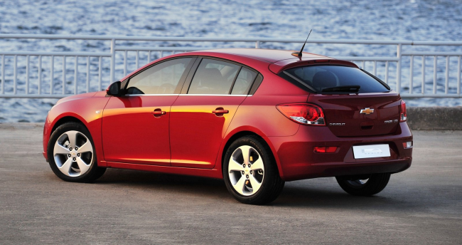 Chevrolet Cruze Hatchback: 8 фото