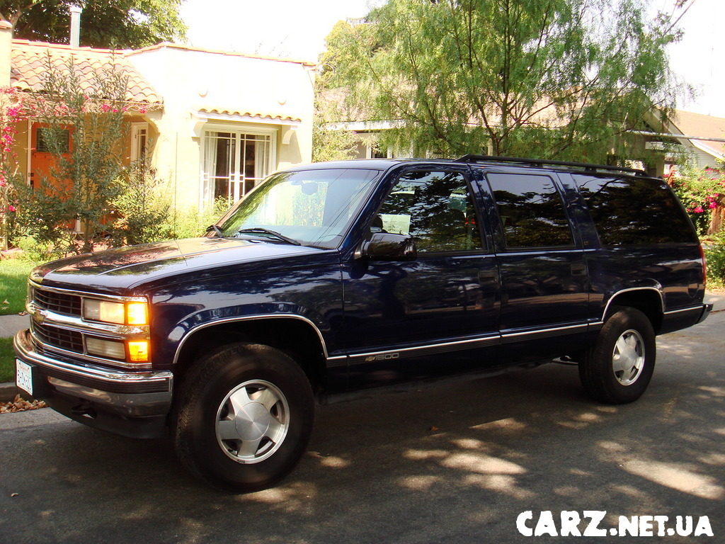 Chevrolet Suburban: 10 фото