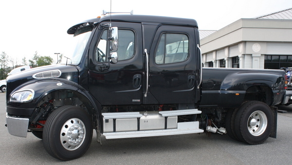 Freightliner Business Class