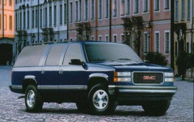 GMC Suburban: 2 фото