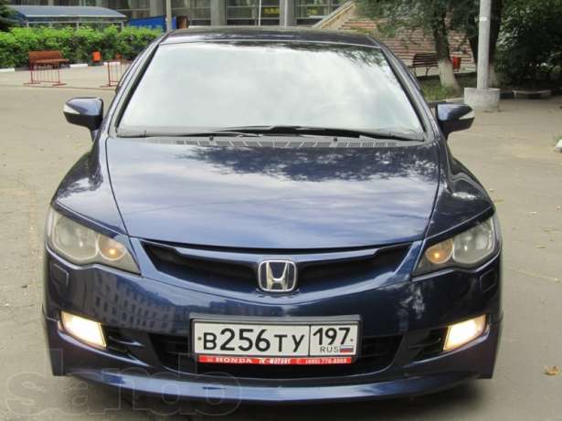 Honda Civic 4D VIII: 7 фото