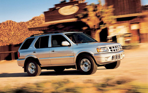 Isuzu Wizard: 9 фото