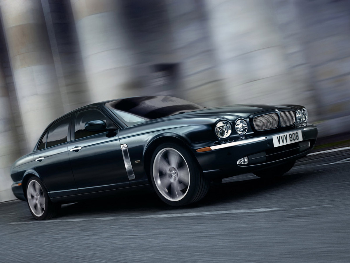 Jaguar XJR: 6 фото