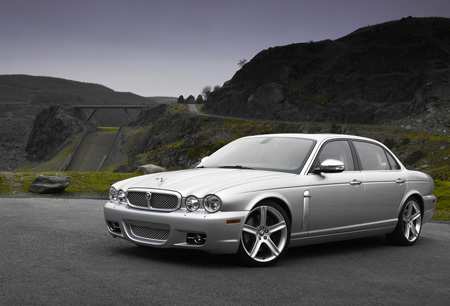 Jaguar XJR: 10 фото