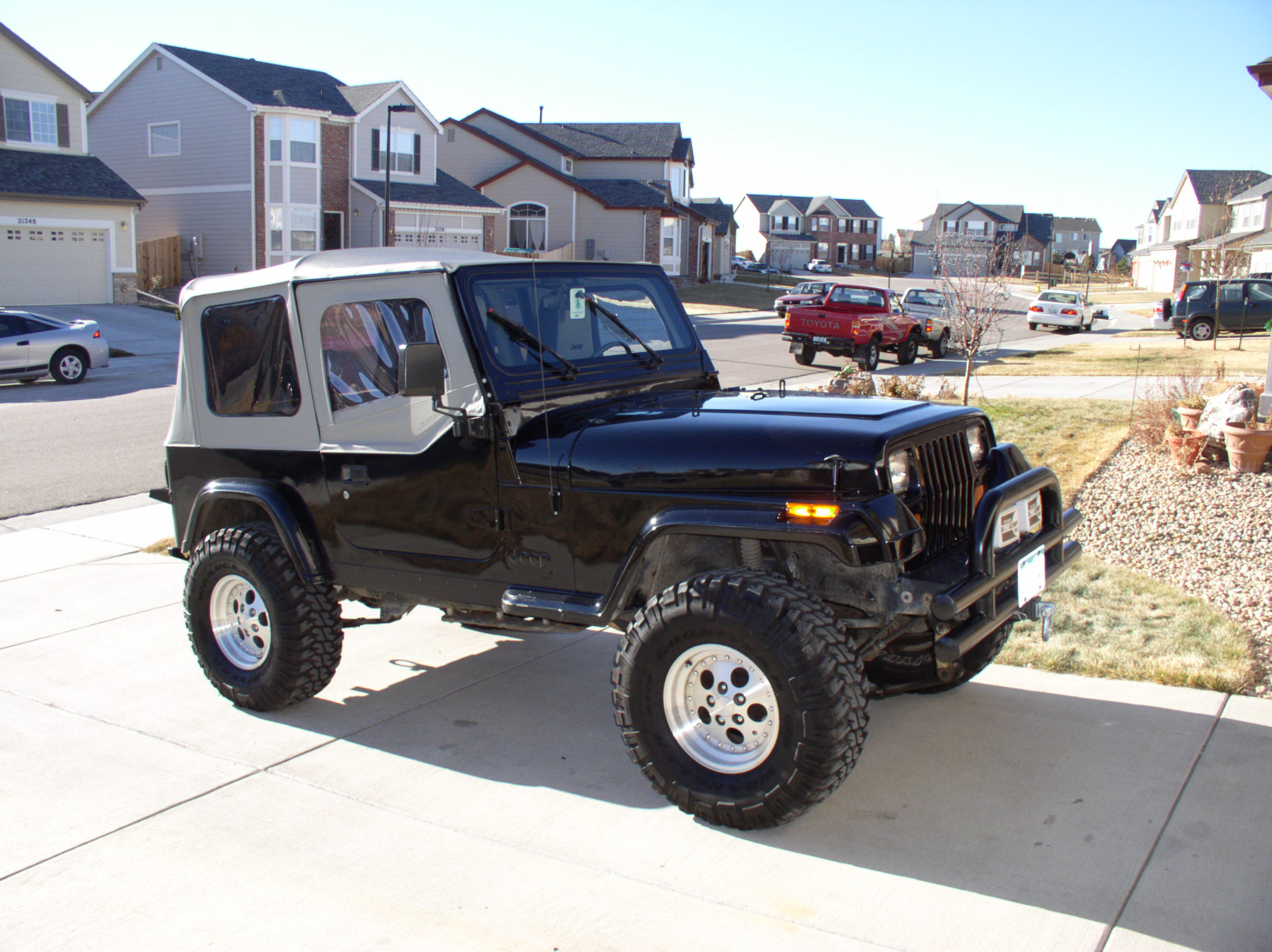 Jeep Wrangler YJ: 5 фото