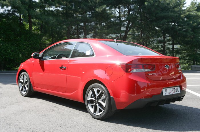 Kia Cerato Koup: 8 фото