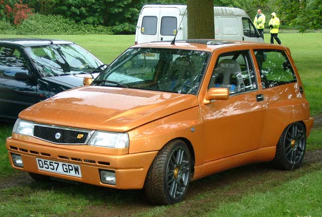 Lancia Y10: 7 фото