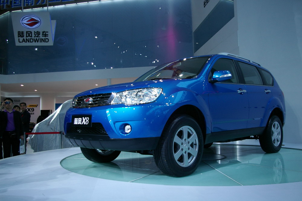 Landwind X8: 6 фото