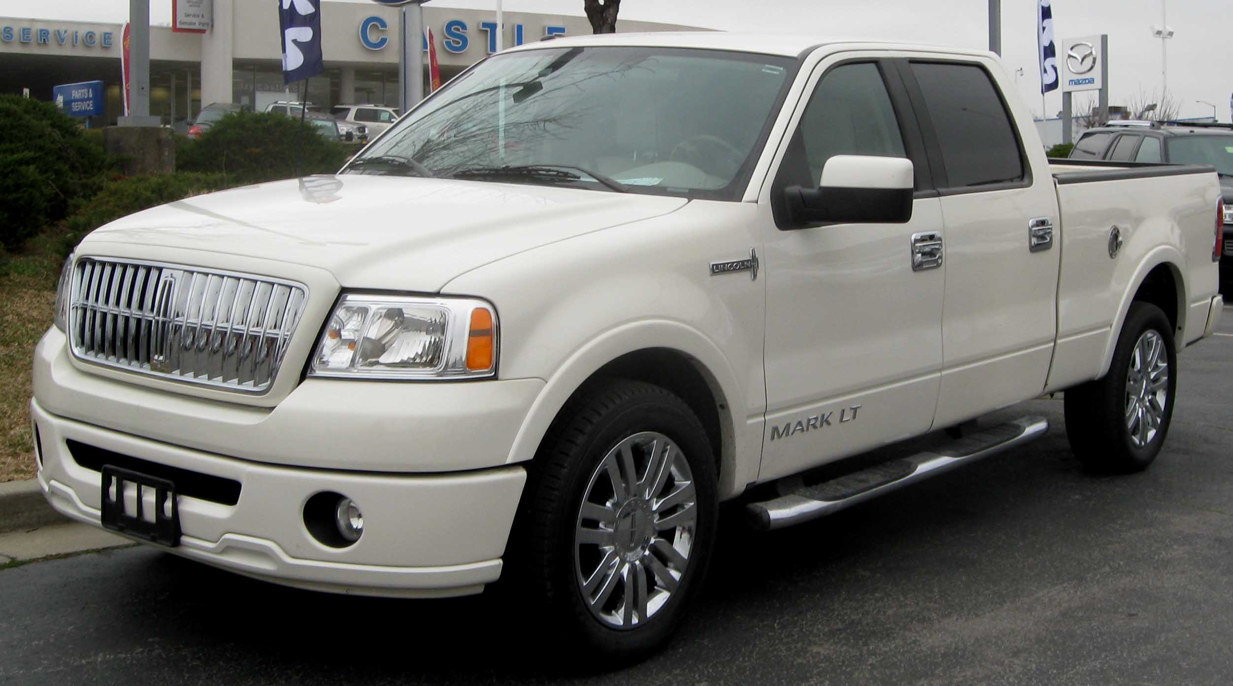 Lincoln Mark LT: 8 фото