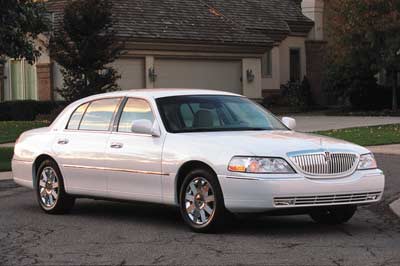 Lincoln Town Car: 11 фото