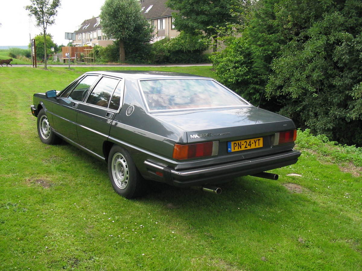 Maserati Quattroporte III: 9 фото