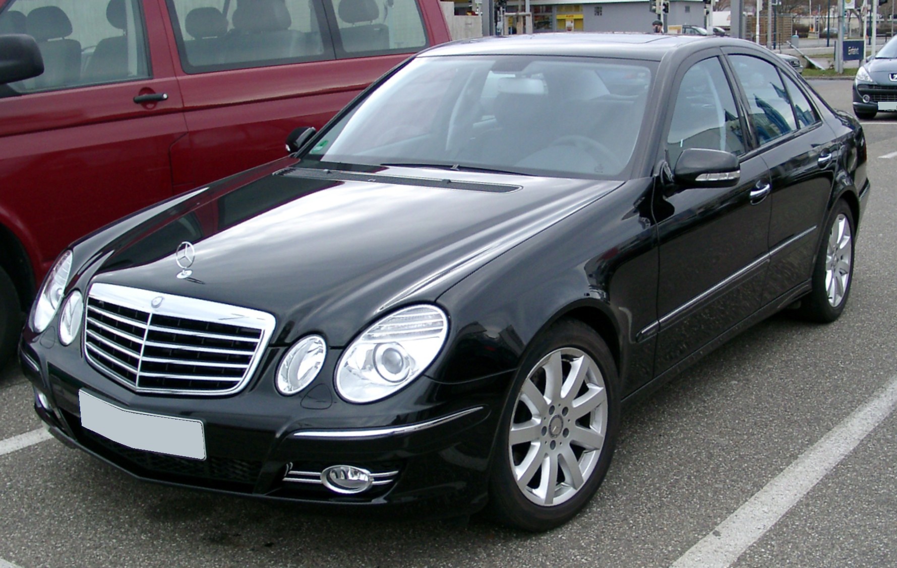 Mercedes E-class W211: 2 фото