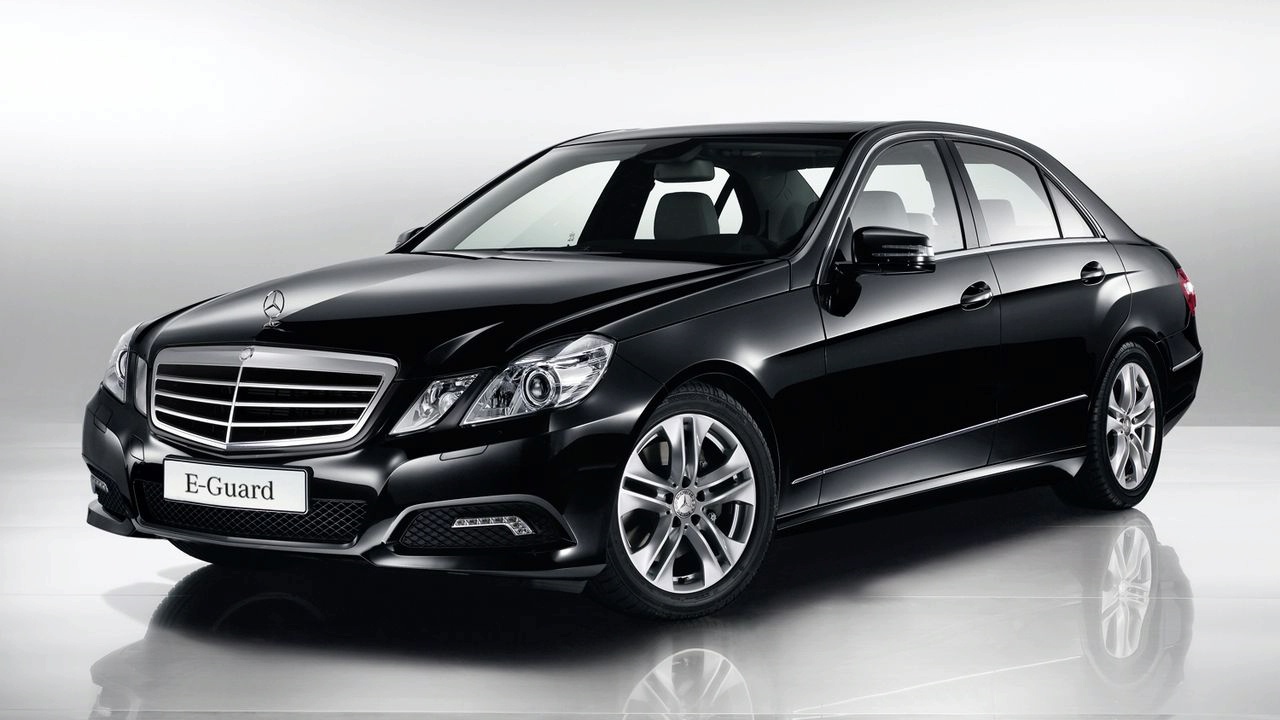 Mercedes E-class: 4 фото