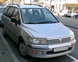 Mitsubishi Space Wagon: 3 фото