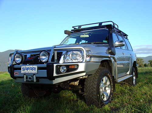 Nissan Patrol Y61: 4 фото